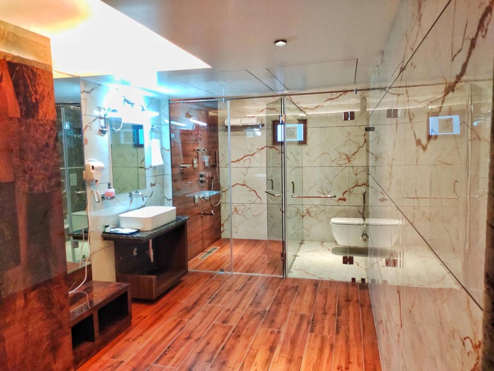 Hotel Suncity Palace Katihar Esterno foto